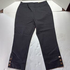 Soft essentials NWT crop black gold accent 6 or 8